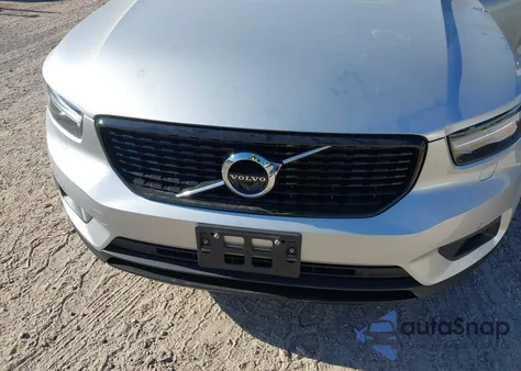 2019 Volvo Xc40 T5 R-Design из США, поврежденный, VIN YV4162UM5K2096501